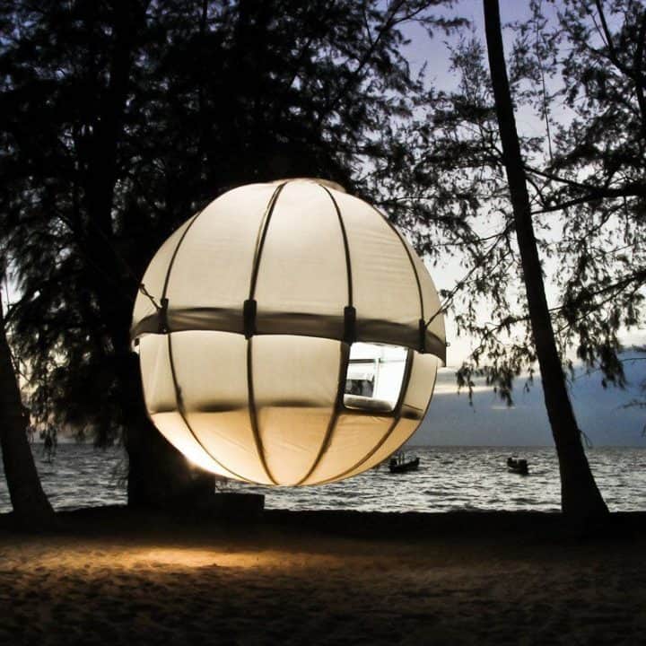 Cocoon Spherical Tree Bed