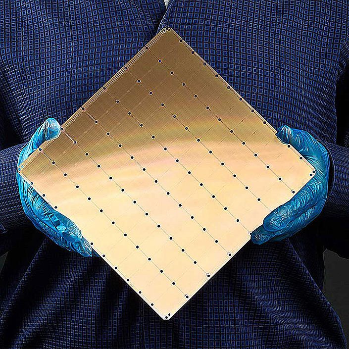 Cerebras New Trillion Transistor Chip.jpg