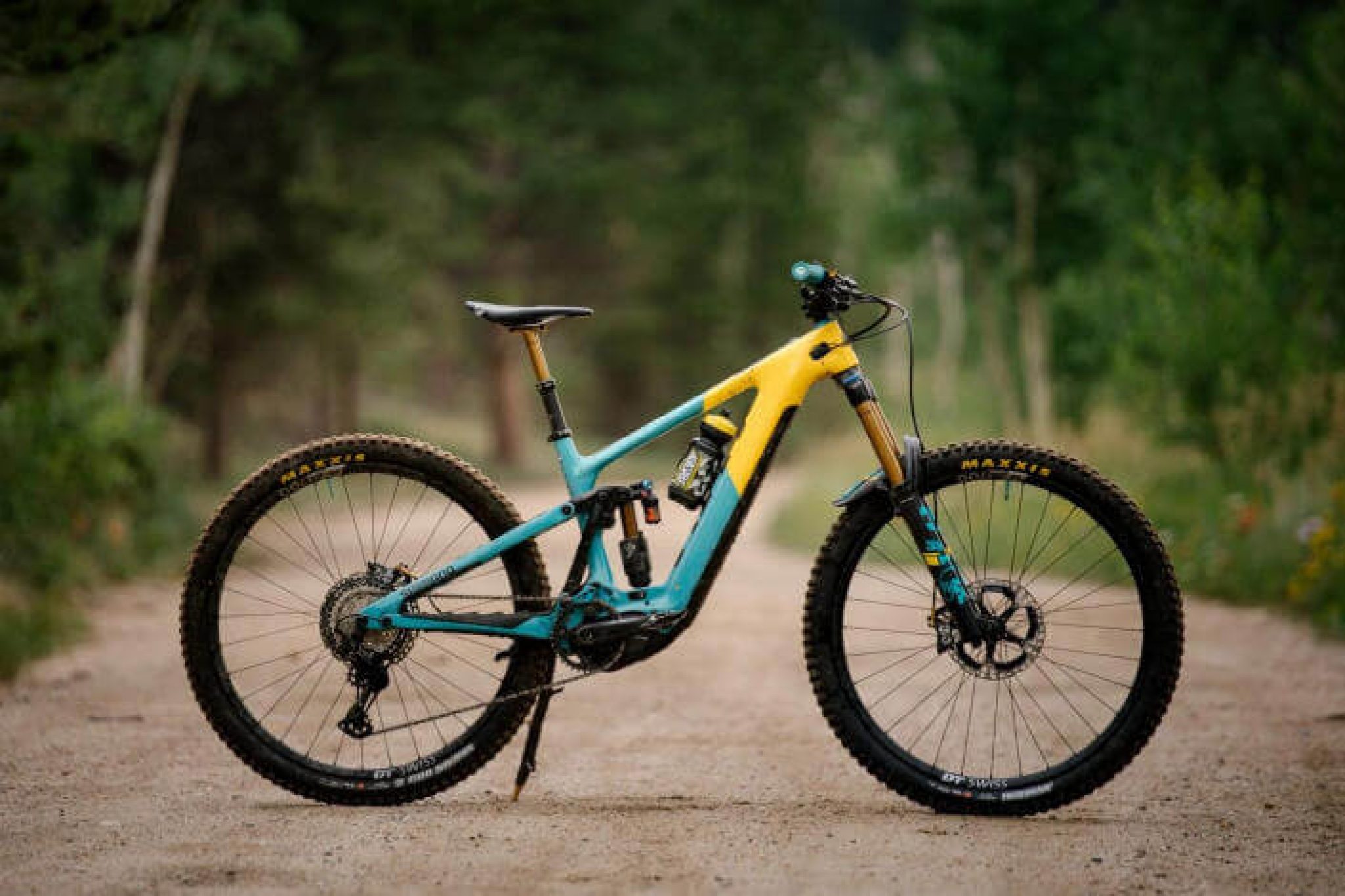 Yeti Bike Rails The Yeti 160E Electric Mountain Bike is Designed To Help You Climb ...