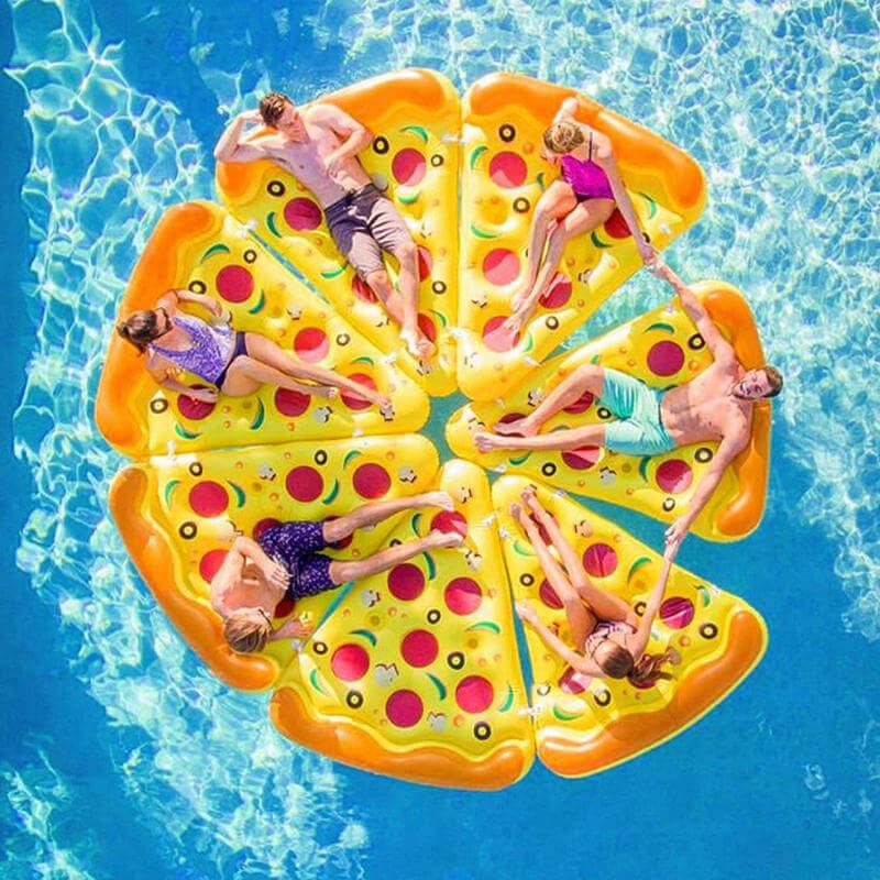 Giant Pizza Float.jpg