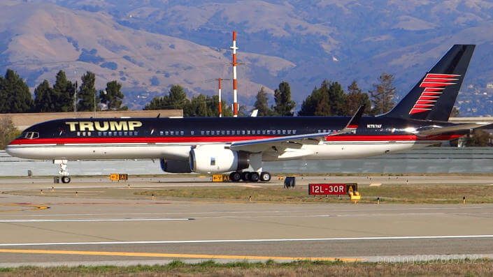 Donald Trump's Boeing 757 Private Jet 3.jpg